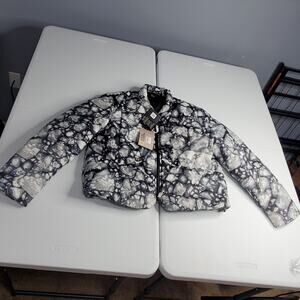 Disney + National Geographic Polar Ice Woman’s Puffer Bomber Jacket Size Large L